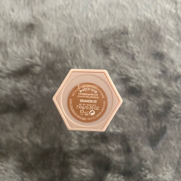 New Fenty Beauty Shimmer Skinstick - Picture 10 of 10
